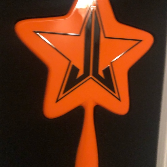 Jeffree star products (offers) - Picture 3 of 4